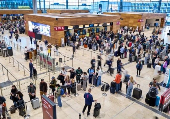 Mai multe zboruri au fost suspendate pe Aeroportul din Berlin, din cauza unei drone neidentificate