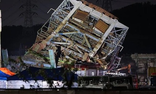 Un turn de 60 de metri s-a prăbușit în Coreea de Sud. Cinci persoane au fost prinse sub dărâmături