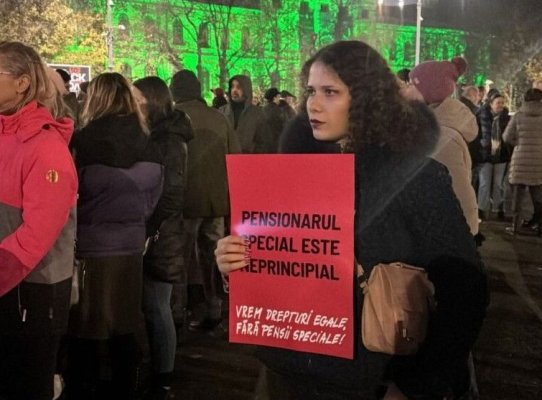 Protest împotriva pensiilor speciale, în fața sediului Guvernului