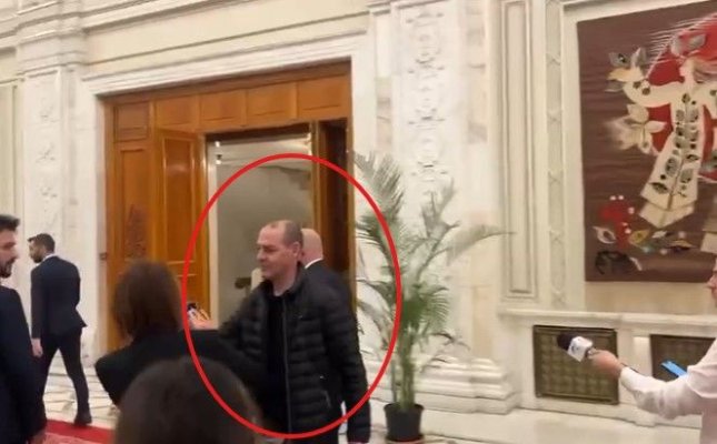Ofițerul de presă al Guvernului este cercetat disciplinar, după incidentul de la Parlament. Video