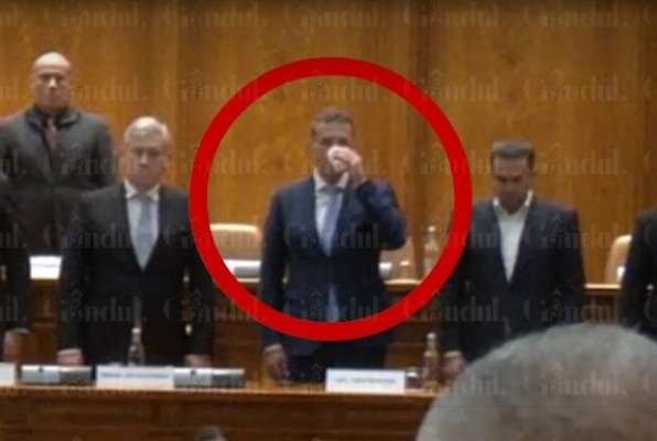 Ionuț Moșteanu a fost surprins sorbind cafea în Parlament, în timpul intonării imnului național. Video