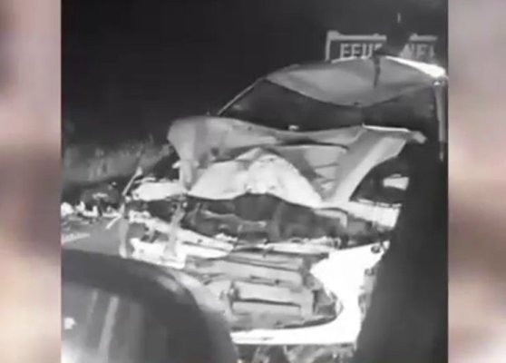Un bebeluș de 3 săptămâni a murit, după ce o căruță condusă de un bărbat beat mort a fost spulberată de o mașină. Video