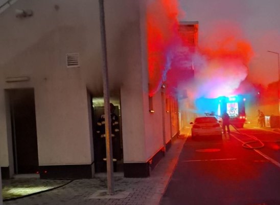 Incendiu puternic la vestiarele stadionului din Cernavodă. Pompierii au intervenit cu 3 autospeciale