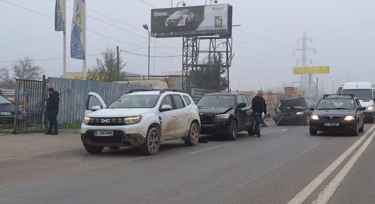 Accident rutier pe Aurel Vlaicu: trei mașini implicate