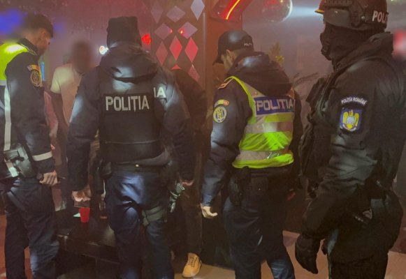 Mascații au descins la Clubul Heaven'S din Constanța. O adolescentă a fost prinsă cu o armă asupra ei