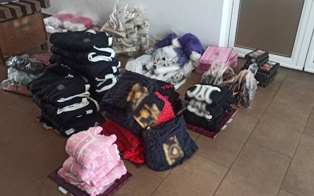 Captură de 640.000 de lei la Mangalia: haine și încălțăminte contrafăcute, confiscate de polițiștii de frontieră