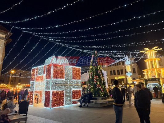 Târgul de Crăciun din Piața Ovidiu și-a deschis porțile. Video