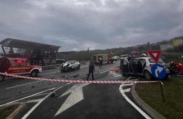 Accident rutier grav la Cluj: un bărbat a murit, iar alți trei adulți și un copil au fost grav răniți