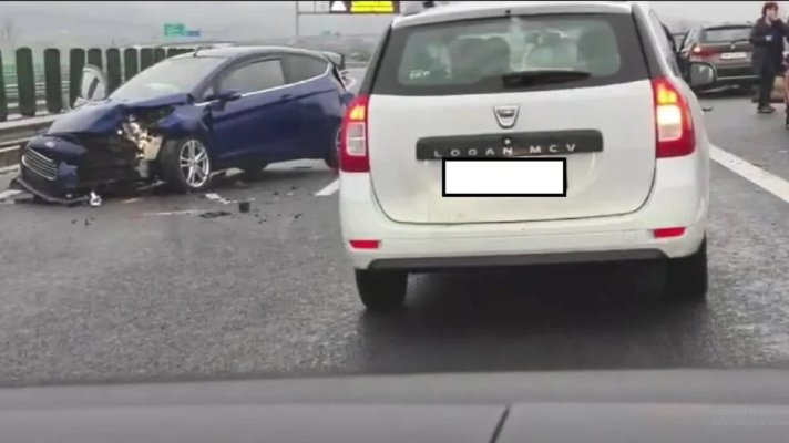 Accident pe A10, între Teiuş şi Aiud cu 4 mașini implicate,  iar o femeie este încarcerată