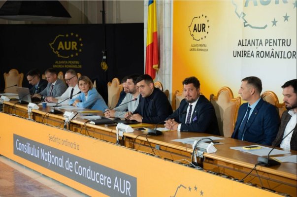 AUR face mișto de Bolojan: Vizitele la Constanța trebuie să însemne decizii, nu plimbări la malul mării pentru aerosoli