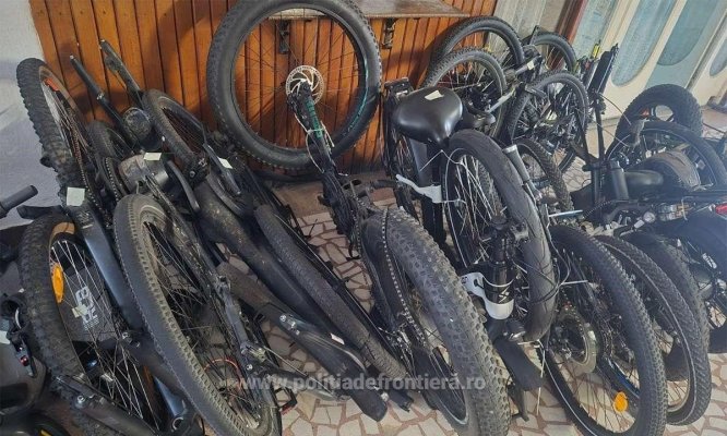 Biciclete și trotinete electrice furate, în valoare de peste 200.000 de lei, descoperite la Nădlac și Siret