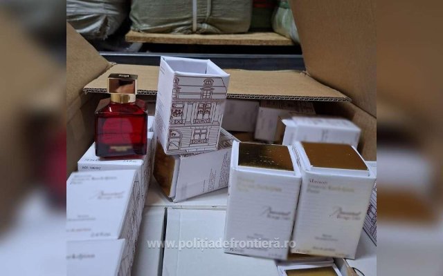 Îmbrăcăminte și parfumuri contrafăcute de peste 2,3 milioane lei, confiscate de polițiștii de frontieră doljeni. Video