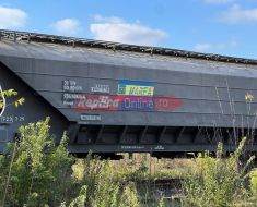 Sindicaliștii amenință cu oprirea trenurilor, după ce peste 1.500 de angajați CFR Marfă nu și-au primit salariile Sindicaliștii amenință cu oprirea trenurilor, după ce peste 1.500 de angajați CFR Marfă nu și-au primit salariile