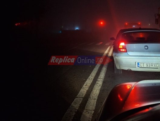 În așteptarea luminițelor de Crăciun, șoferii din cartierul CET circulă în beznă totală. Video