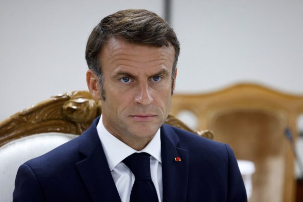 O dezinformare cu legături cu Rusia îl implică pe președintele francez Macron în dosarele Epstein