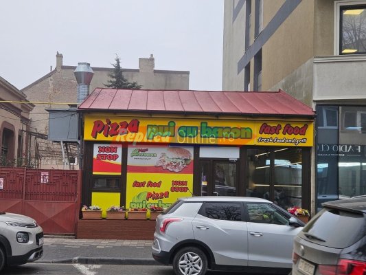 La Pizza Pui cu Bacon, din buricul Constanței, prețurile sunt de lux, dar condițiile... de Ferentari. Video