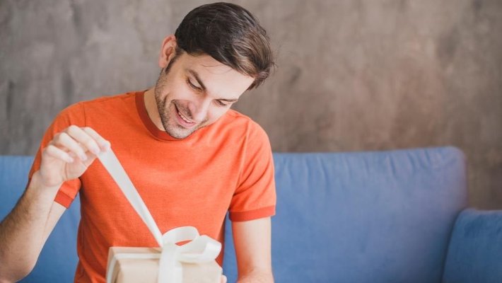 Ce cadouri alegi pentru bărbații care au deja „de toate“?