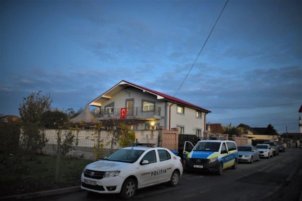 Percheziții la Cumpăna! Trei bărbați au fost duși la audieri, după un scandal cu macete, cuțite și topoare