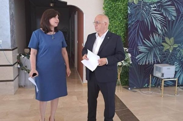 Cine-o ține pe nepriceputa Luminița Vlădescu în Consiliul de Administrație al Oil Terminal... cu 16.000 de lei pe lună?!