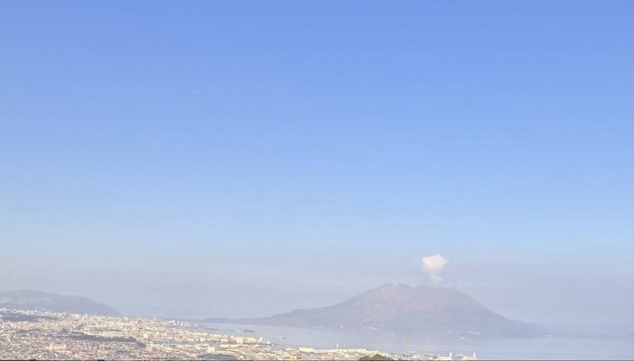 Alertă privind cădere de cenuşă după o erupţie vulcanică
