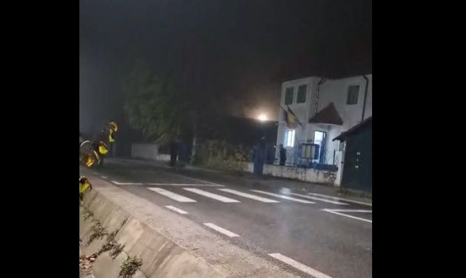 Atac la un post de poliție din Mehedinți: Au intervenit mascații și jandarmii. Video