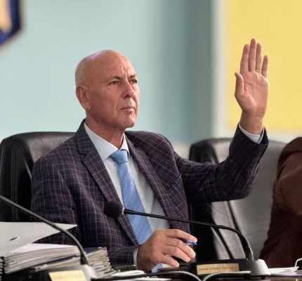 Vicepreşedintele CJ Braşov, Şerban Todorică Constantin, a fost trimis în judecată de procurorii DNA pentru abuz în serviciu