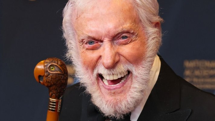 Legendarul actor Dick Van Dyke a împlinit 100 de ani. Longevitatea sa se datorează unui singur obicei