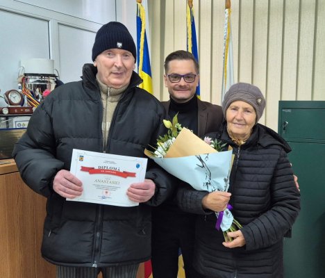 Primăria Agigea are grijă de seniorii comunei! A oferit sprijin financiar celor care au împlinit 80 de ani  și cuplurilor care și-au aniversat 50 de ani de căsătorie