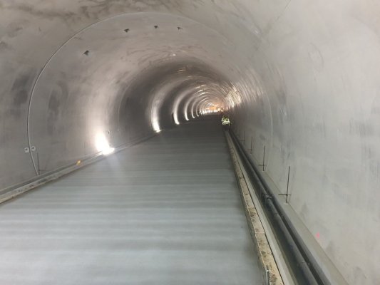 Autostrada Sibiu–Pitești, cu un pas mai aproape de finalizare: imagini de la tunelul trans carpatic