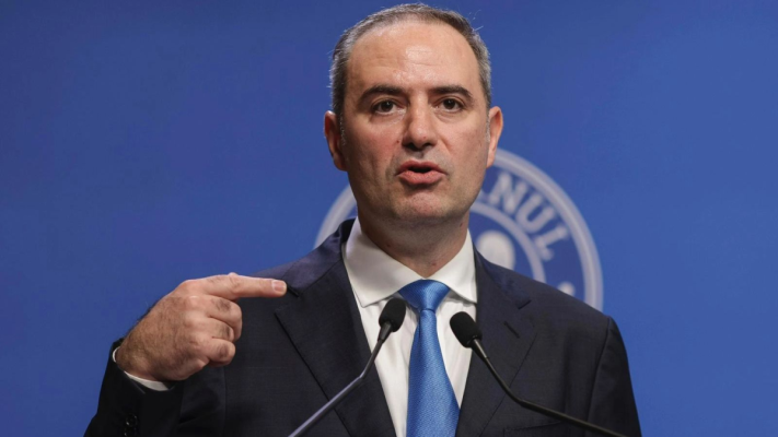 Ministrul de Finanțe vorbește de eliminarea taxării pe muncă în România