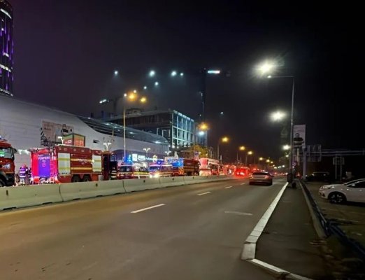 Un incendiu izbucnit la Promenada Mall din București. Peste 1.000 de persoane au fost evacuate