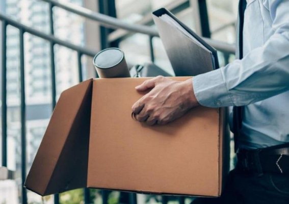 După patru decenii la aceeași firmă, un bărbat a plecat în concediu și s-a trezit fără job