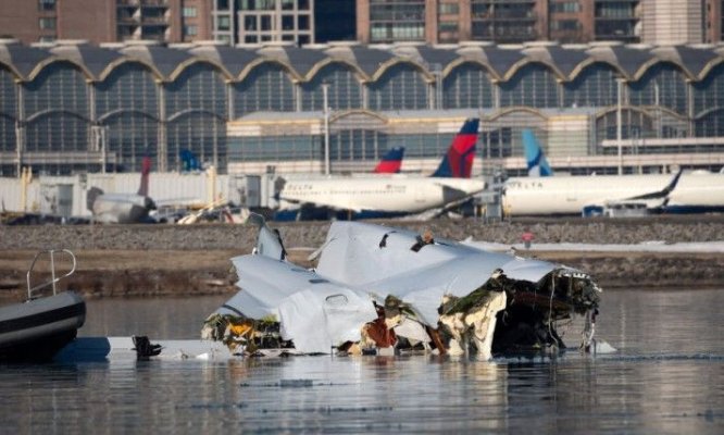 Guvernul SUA și-a recunoscut responsabilitatea în coliziunea de la Washington dintre un avion de pasageri și un elicopter militar