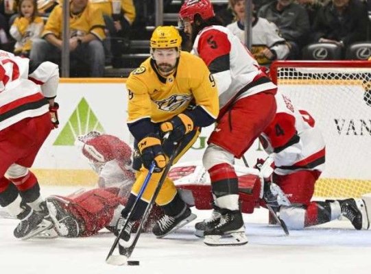 Hochei: NHL - A cincea victorie consecutivă pentru Carolina Hurricanes