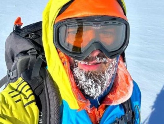 Un alpinist român pleacă în Antarctica pentru a cuceri cel mai înalt munte de pe continent