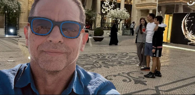 Dan Negru, Revelion în Qatar! Cât a plătit pe o sticlă cu apă potabilă?