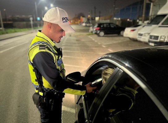 Minor de 16 ani prins de polițiștii constănțeni la volanul unui autoturism