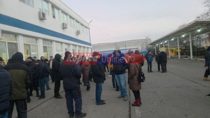 A treia zi fără transport în comun în Constanța. Protestul angajaților CT BUS continuă