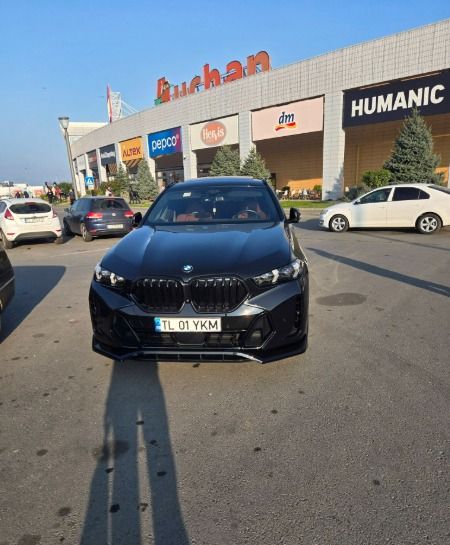 Un sofer a concurat... singur pentru premiul „Parcarea anului“ in City Mall Un sofer a concurat... singur pentru premiul „Parcarea anului“ in City Mall