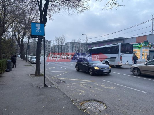 Stațiile de autobuz neacoperite... o problemă „ploioasă“ a transportului în comun din Constanța! Video 