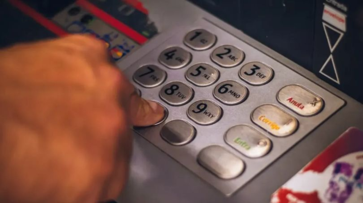 Românii au băgat spaima în spanioli. Folosesc metoda 'Bucla libaneză' pentru a-i lăsa fără bani