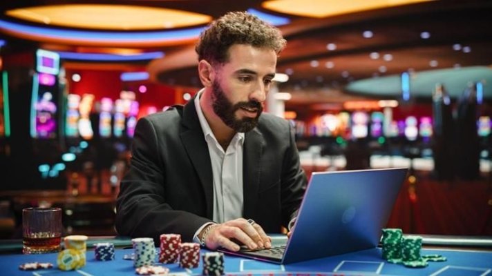 Ce joacă de fapt constănțenii în 2025? Cele mai populare jocuri de cazino online și comportamentul jucătorilor