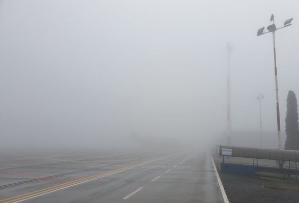 Ceaţa dă peste cap traficul pe Aeroportul din Iaşi, pentru a doua zi la rând