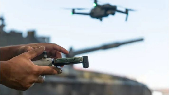 România va implementa o lege interzisă în UE: Va stropi din aer pesticide cu ajutorul dronelor