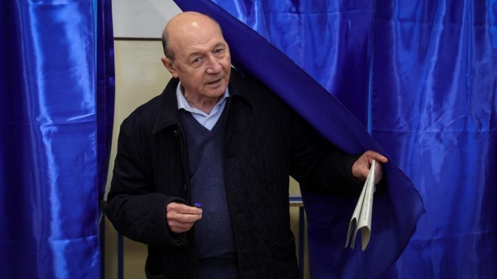 Traian Băsescu îl atacă pe Sorin Grindeanu și cere desființarea coaliției de guvernare