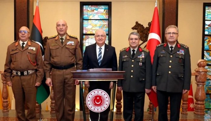 Șeful armatei și alți oficiali militari de rang înalt ai Libiei au murit, după ce s-au prăbușit cu avionul în Turcia
