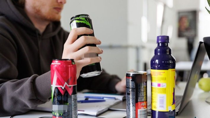 Efectele periculoase ale băuturilor energizante: Un bărbat a făcut o formă rară de AVC