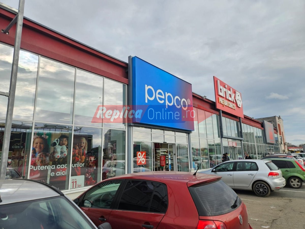Furt la magazinul Pepco din zona Brick! O femeie este data in urmarire, complicele sau a fost retinut. Video Furt la magazinul Pepco din zona Brick! O femeie este data in urmarire, complicele sau a fost retinut. Video