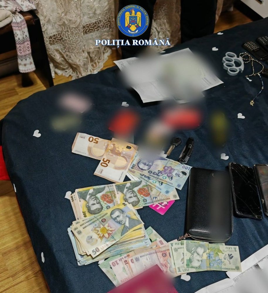 Trei persoane au fost retinute pentru proxenetism. Video
