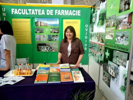 Cum a făcut o farmacistă facultatea la 50 de ani, la Ovidius, și mai voia și doctorat...